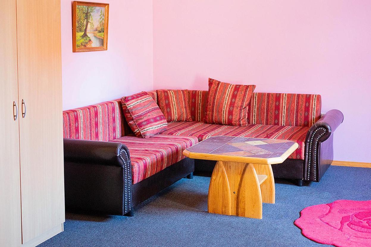 Smilgas Hotel Lici  Ngoại thất bức ảnh